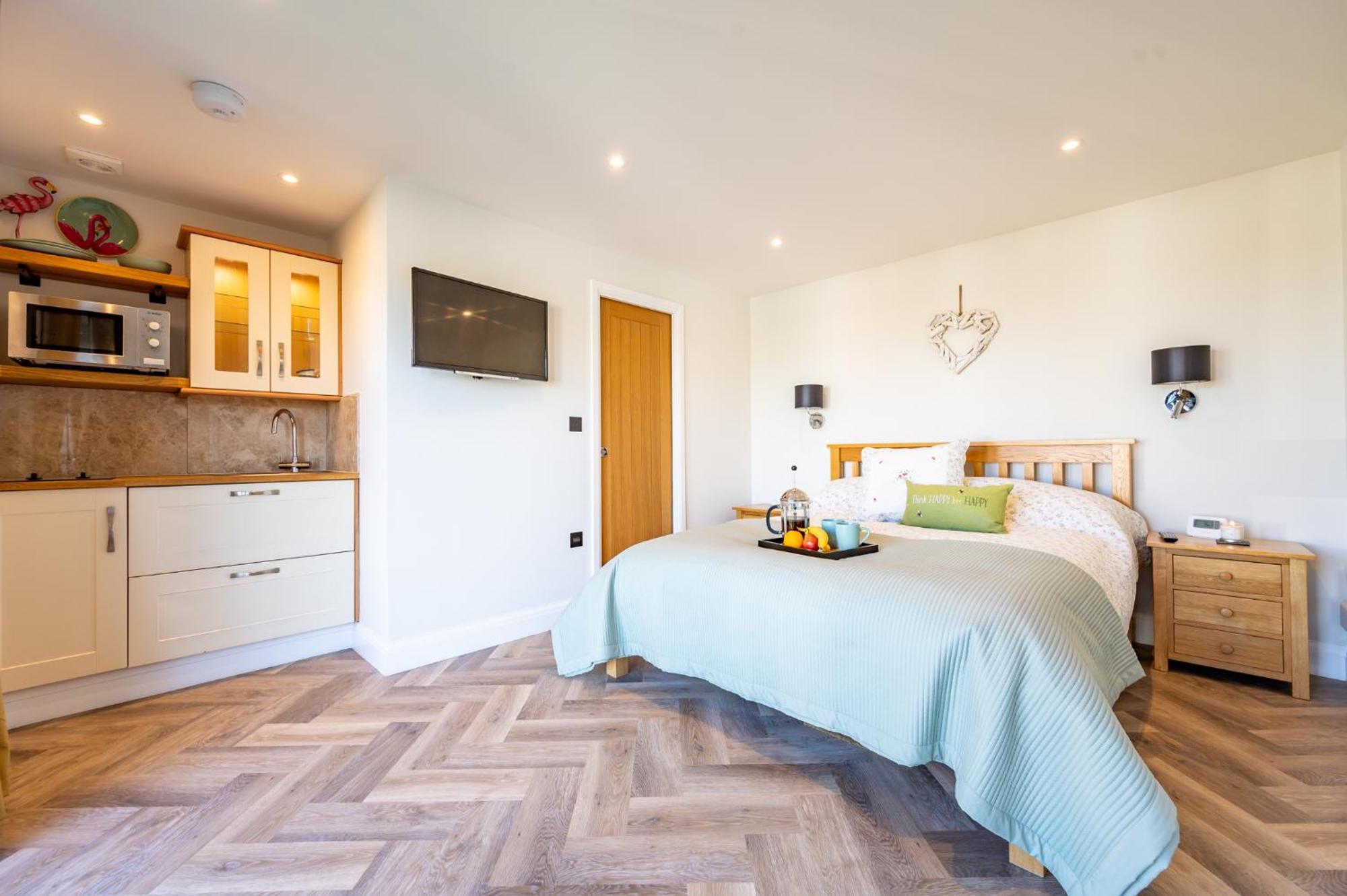 Aqua Blu Beach House Holiday Rental เพเว็นซีย์ ภายนอก รูปภาพ