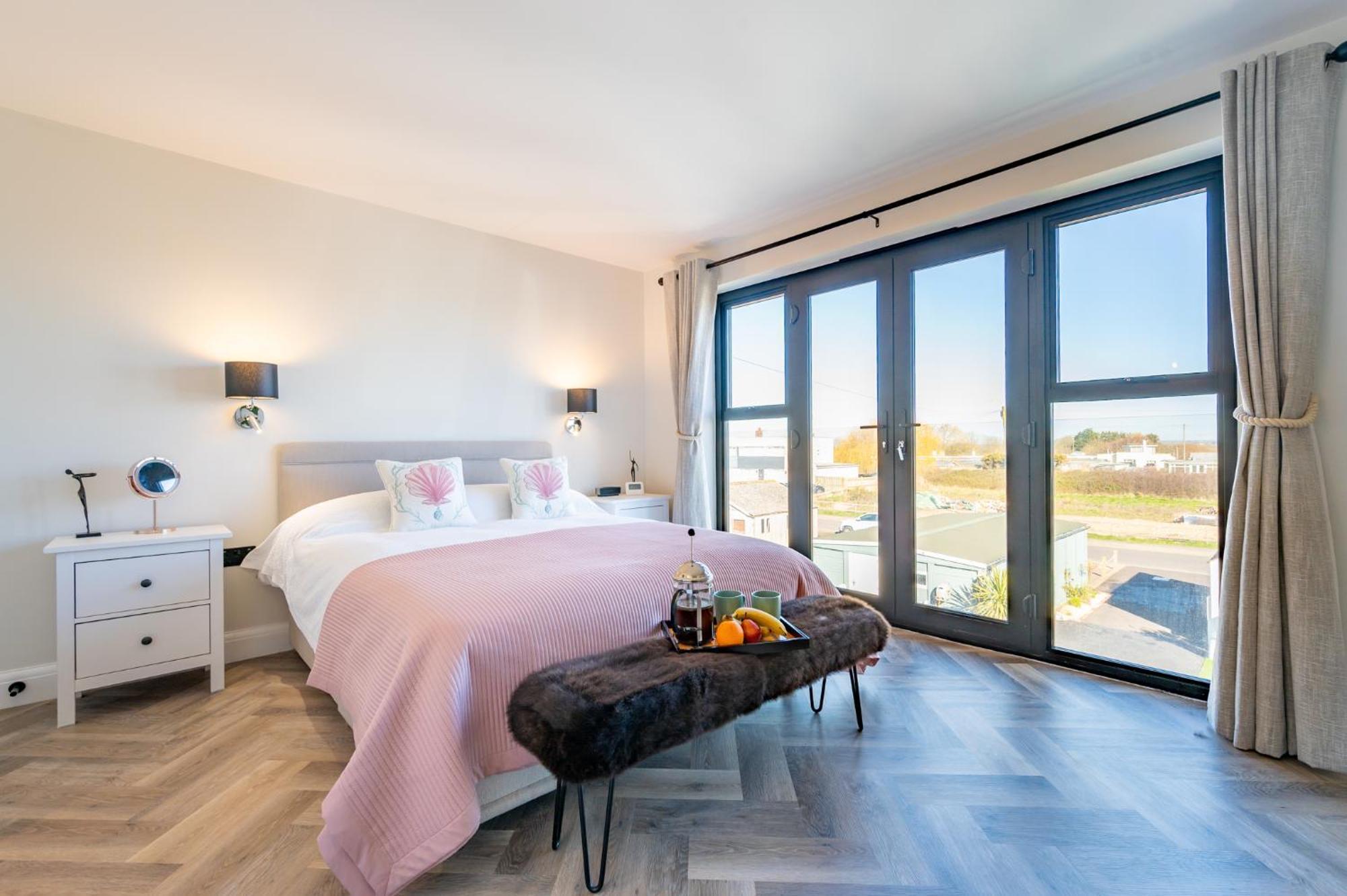 Aqua Blu Beach House Holiday Rental เพเว็นซีย์ ภายนอก รูปภาพ