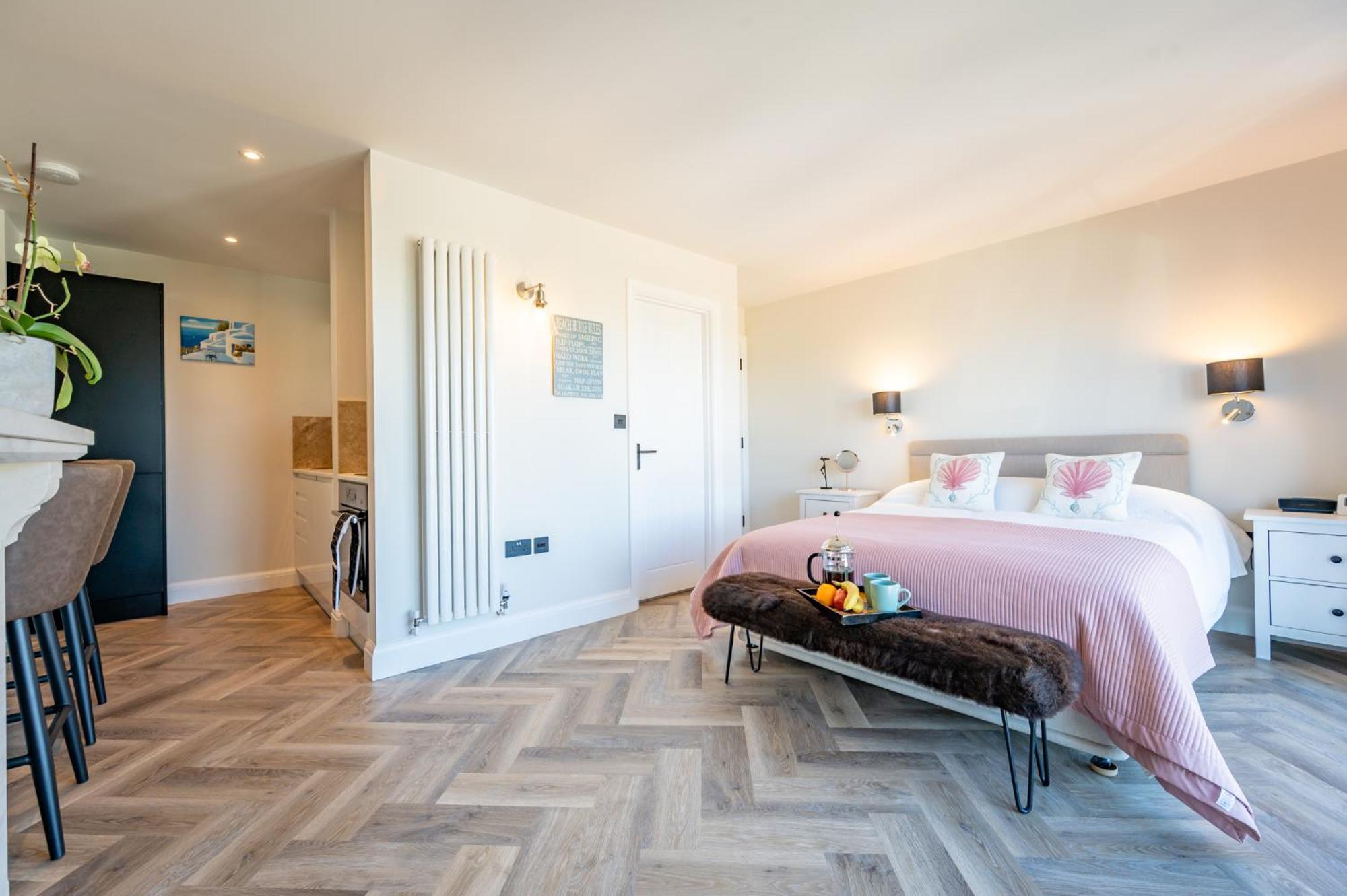 Aqua Blu Beach House Holiday Rental เพเว็นซีย์ ภายนอก รูปภาพ