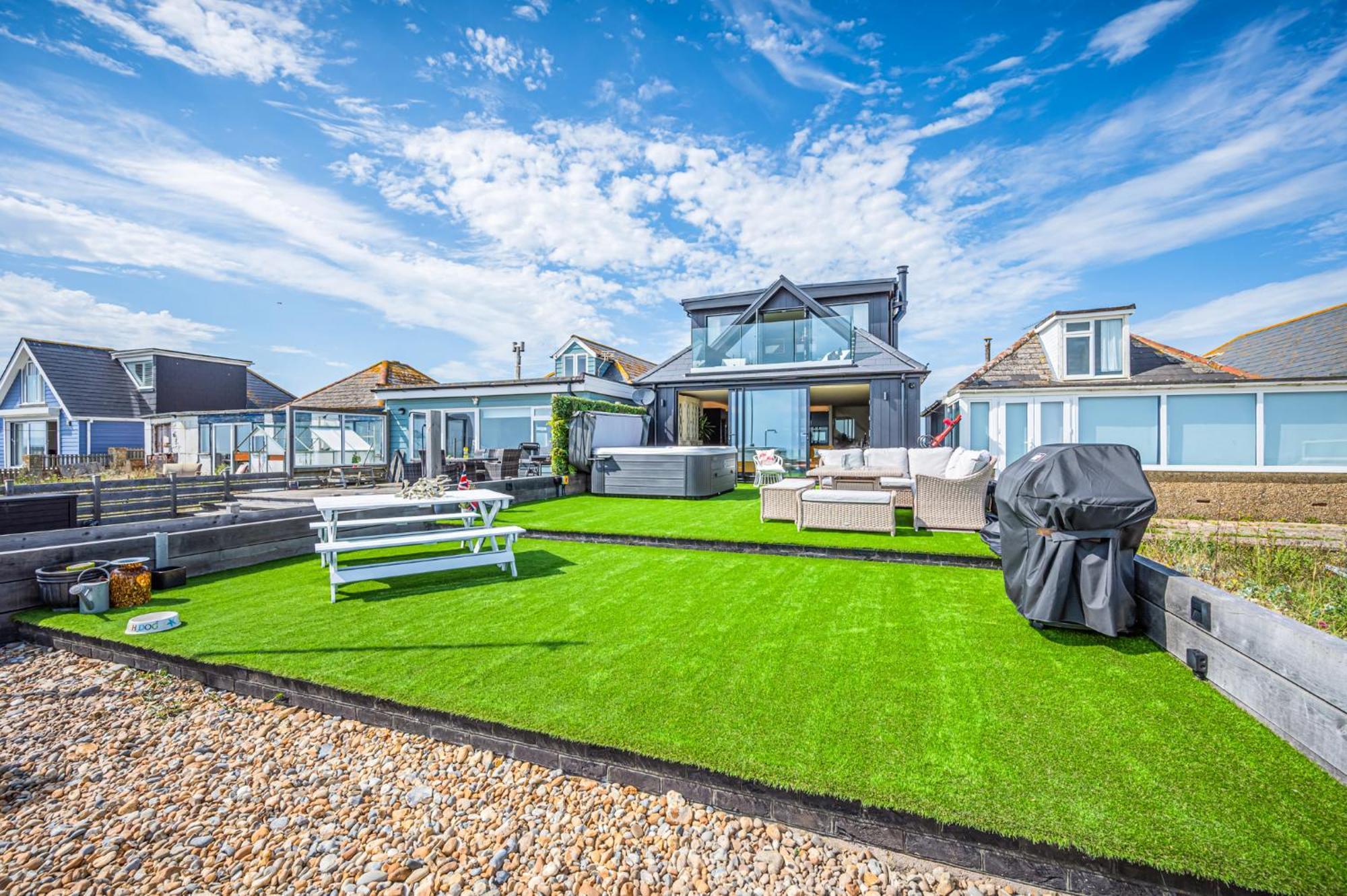Aqua Blu Beach House Holiday Rental เพเว็นซีย์ ภายนอก รูปภาพ